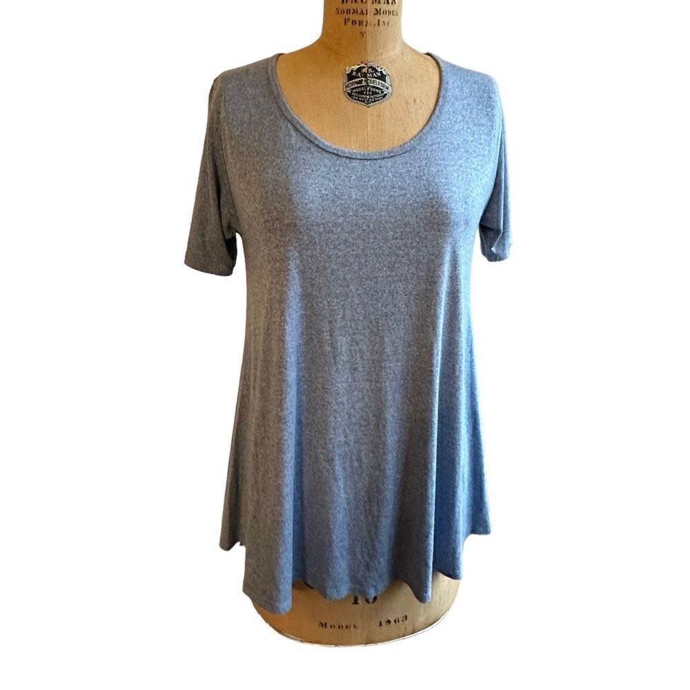 Lula-Roe Perfect Tee Swing tunic jersey Top with half sleeve and side split.